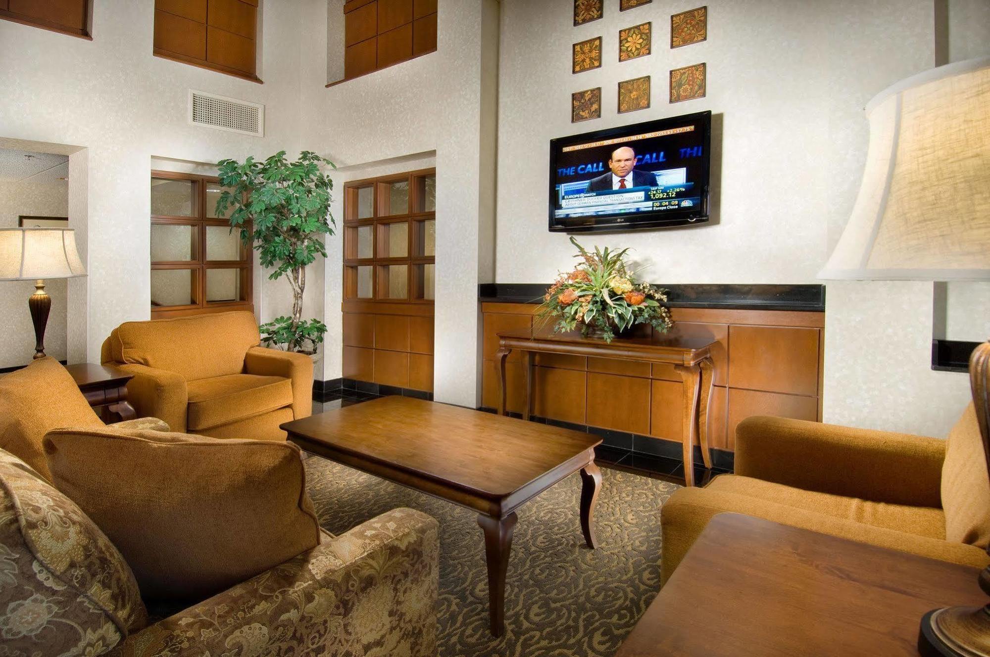 Drury Inn & Suites Columbia Stadium Boulevard Exterior foto